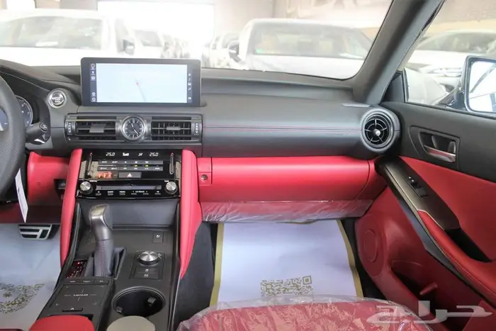 لكزس - is 350 - F Sport - فل كامل - خليجي - 2025 7