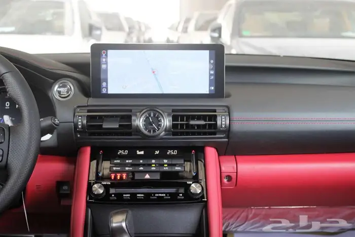 لكزس - is 350 - F Sport - فل كامل - خليجي - 2025 9