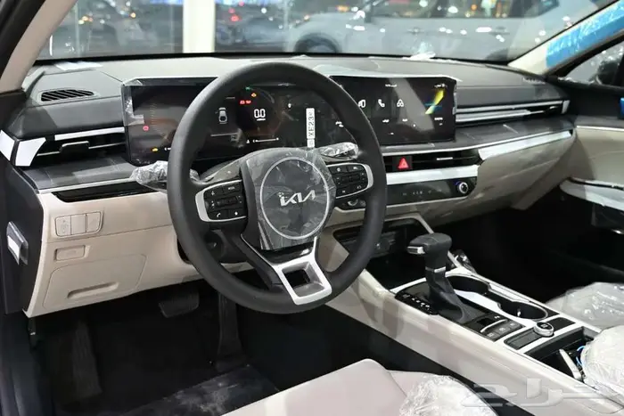 كيا K5 الفئه LX استاندر مطور موديل 2026 3