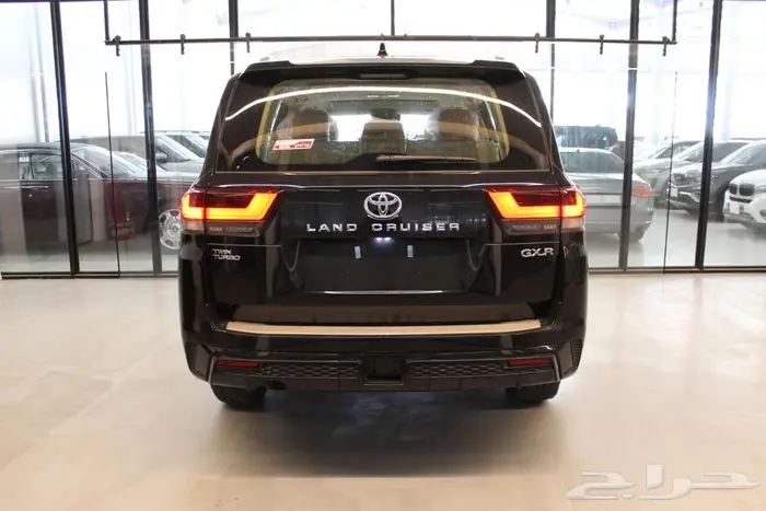 تويوتا لاندكروزر GXR S 2025 بنزين 5