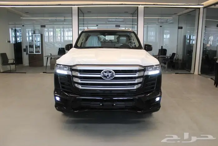 تويوتا لاندكروزر GXR S 2025 بنزين 0