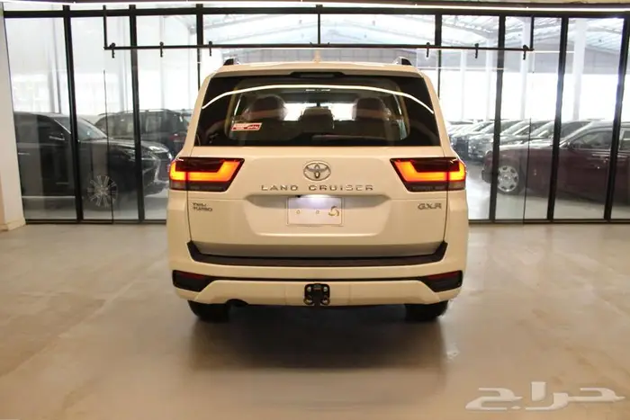 تويوتا لاندكروزر GXR L2 2025 بنزين 5