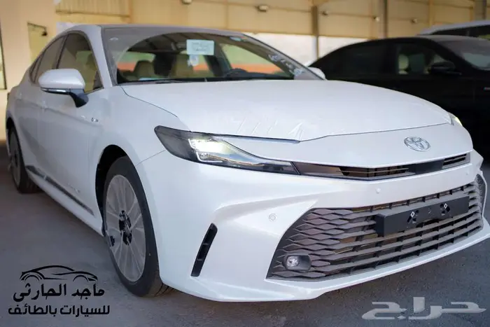تويوتا كامري LE هايبرد 2025 ب 116.150(شامل الضريبة) 1
