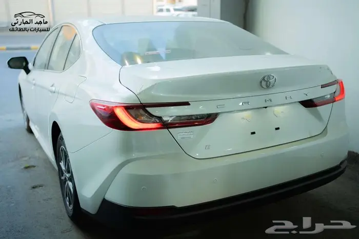 تويوتا كامري E ستاندر بنزين 2025 ب 108.100 (شامل الضريبة) 11