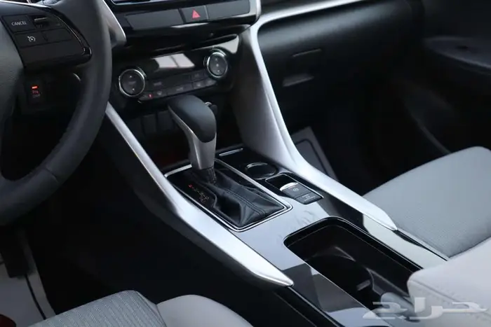 ميتسوبيشي اكليبس كروسGLSنص فل و بلاك سام 2025 اقل سعر 8