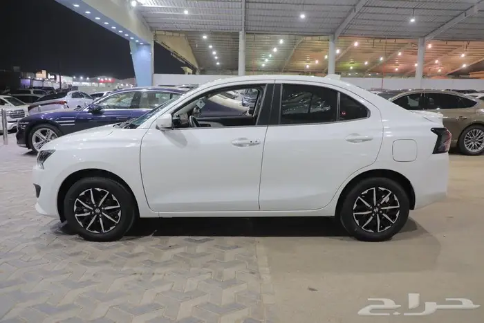 سوزوكي ديزاير فل كامل بصمة شاشة اربعة سلندر موديل 2025 3