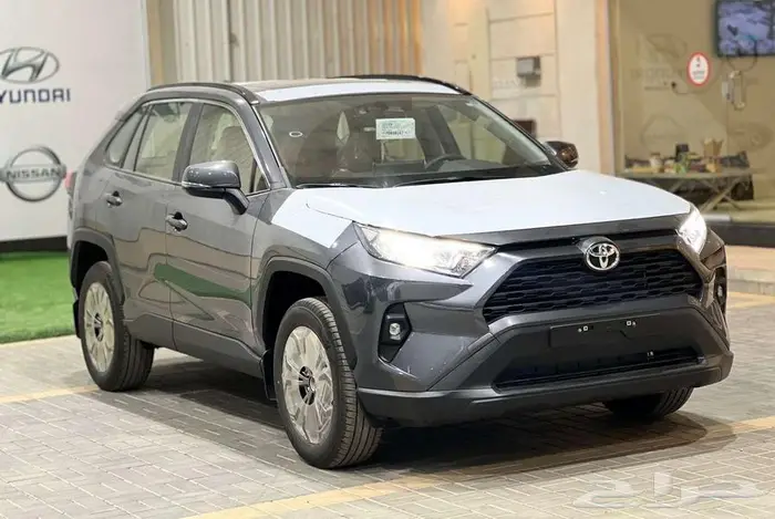 تويوتا راف فور فتحه XLE بنزين 2025 يتوفر جميع الفئات . 15