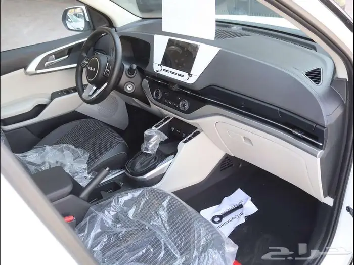 كيا كارينز GL 8