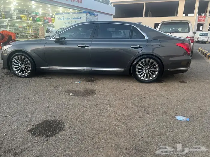 جينسس جي 90موديل 2018 رويال 8