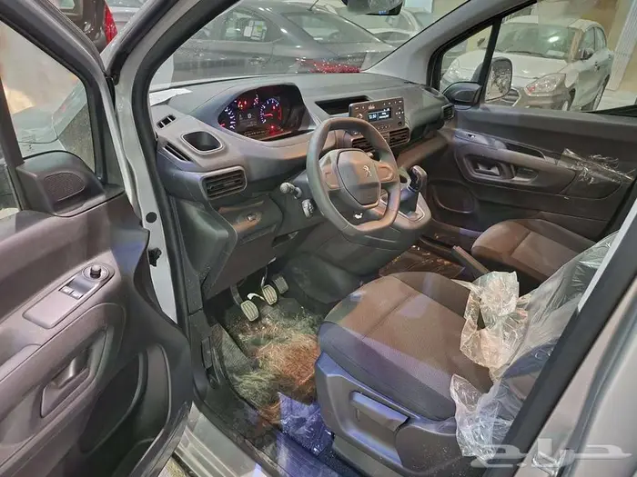 بيجو ريفتر 5 ركاب ديزل 2023 13