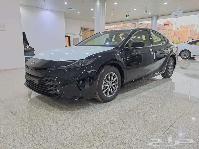 تويوتا كامري E ستاندر بنزين 2025 متوفر الوان 0