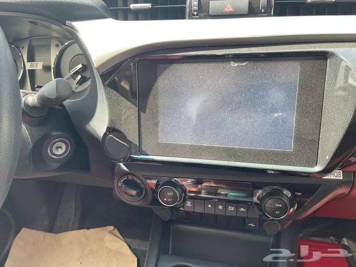 هايلوكس S- GLX بريمي بنزين 2.7 فل كامل 2025 12