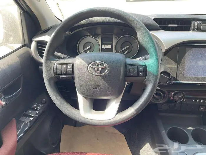 هايلوكس S- GLX بريمي بنزين 2.7 فل كامل 2025 14