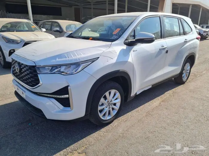 تويوتا انوفا GL هايبرد 2026 كاش وتقسيط 3