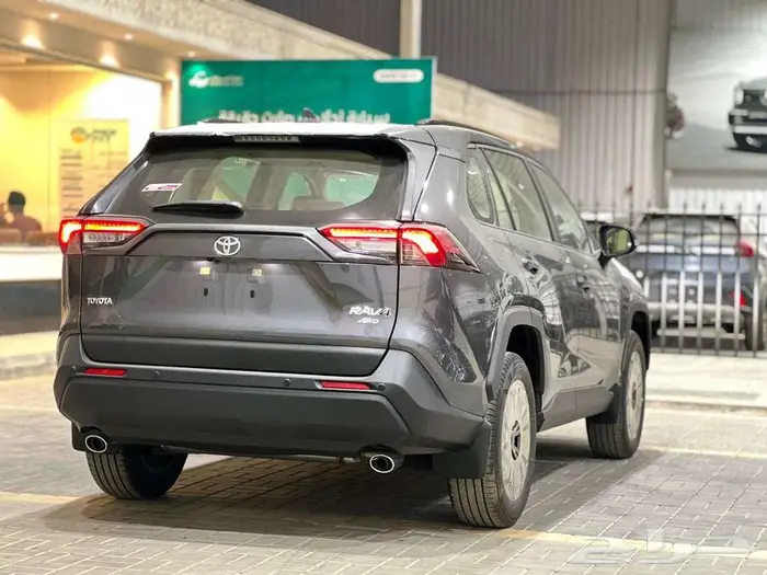 تويوتا راف فور فتحه XLE بنزين 2025 يتوفر جميع الفئات . 7