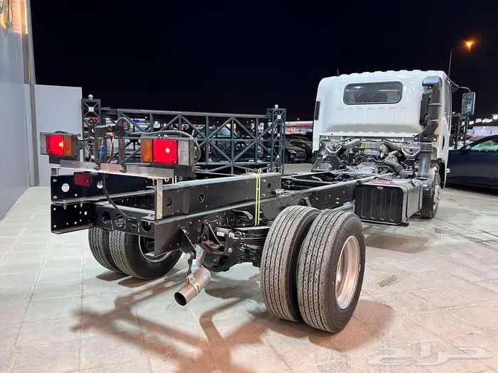 ايسوزو دينه 6 طن شاص طويل الموديل2024 3