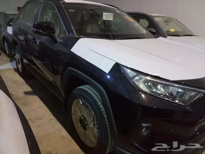 راف فور اكس ال اي 2.0 تربو رياضية بنزين (4 4) (أسود  2025) 2