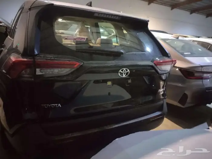 راف فور اكس ال اي 2.0 تربو رياضية بنزين (4 4) (أسود  2025) 4