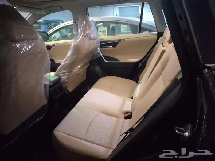 راف فور اكس ال اي 2.0 تربو رياضية بنزين (4 4) (أسود  2025) 5