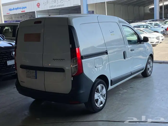 رينو دوكر بضاعه بنزين قير عادي 2018 3