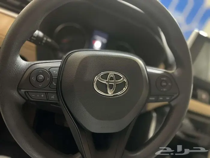 تويوتا RAV4 XLE 4X4 2025 5