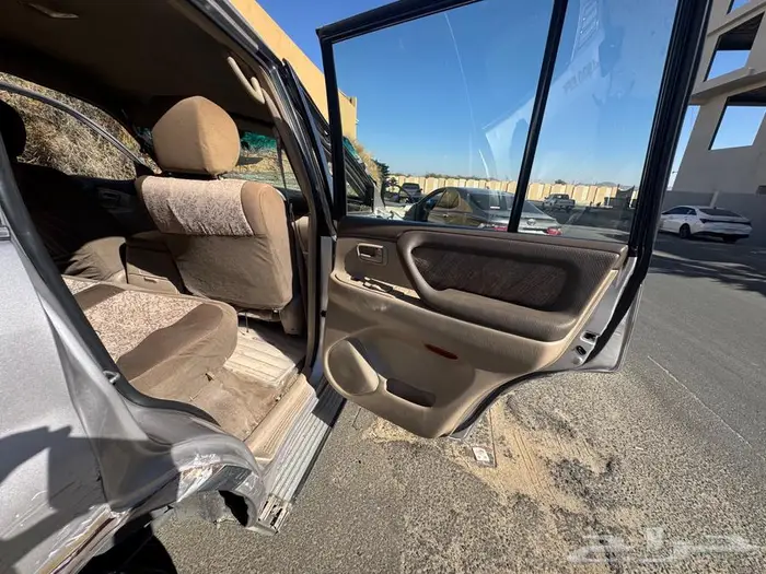 لاندكروزر صالون 2001 7