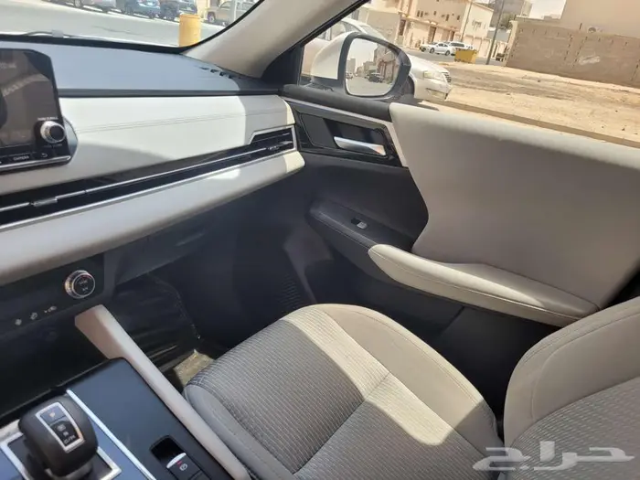 ميتسوبيشي اوتلاندر 2023 اخو الجديد 9