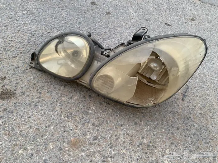 للبيع شمعه لكزس جي اس2000 1