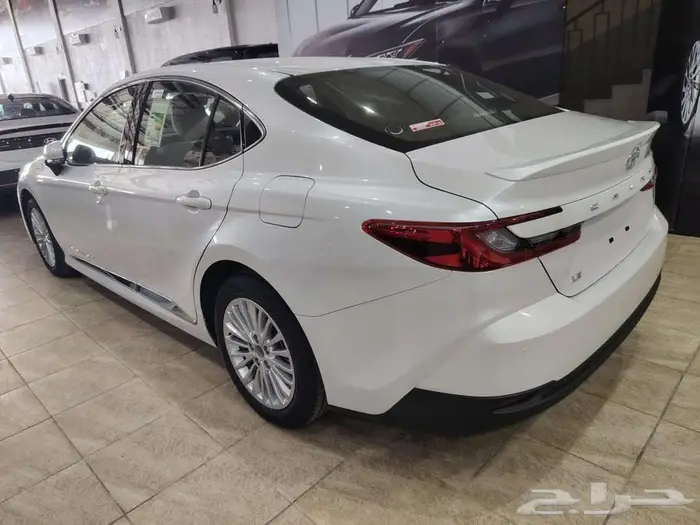 كامرى LE بنزين 2025 5