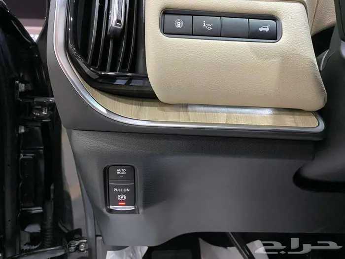 نيسان باترول بلاتنيوم 2025 اسود توين تربو خليجي عماني 51