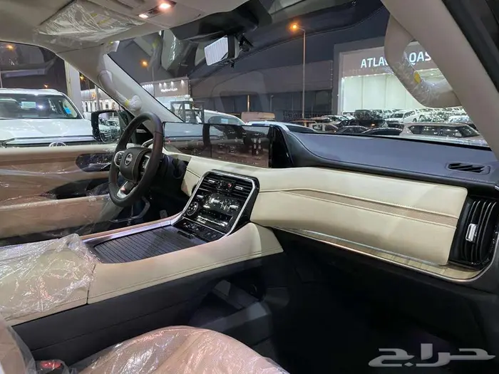 نيسان باترول بلاتنيوم 2025 اسود توين تربو خليجي عماني 30