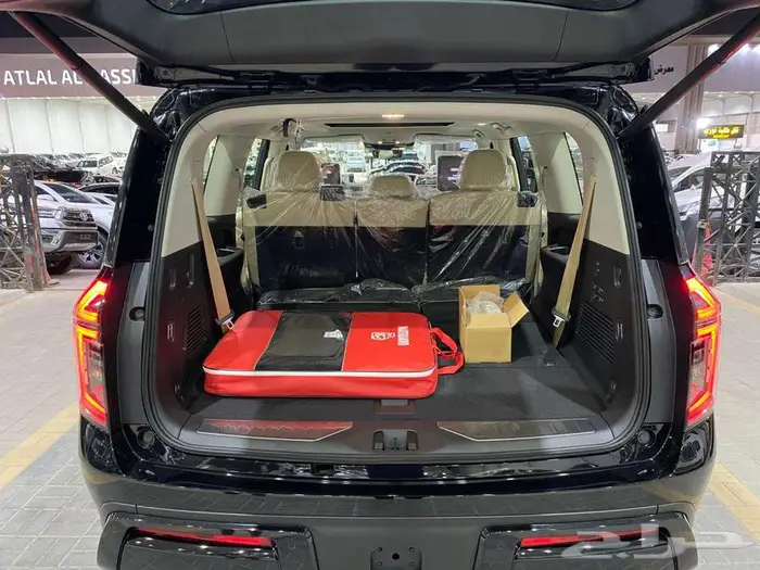 نيسان باترول بلاتنيوم 2025 اسود توين تربو خليجي عماني 31