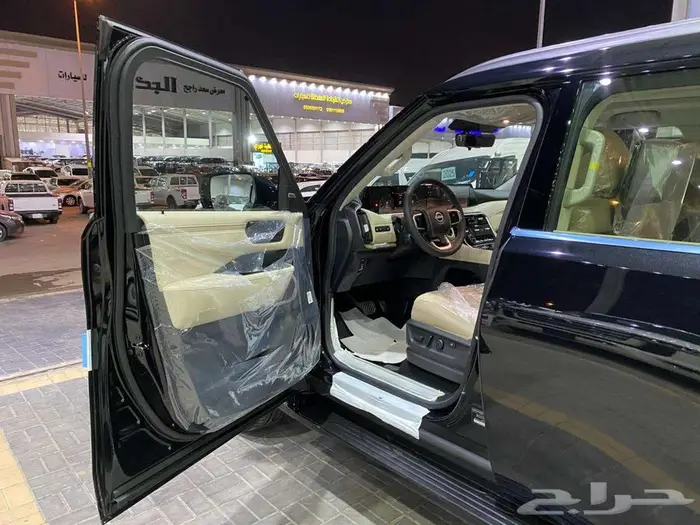 نيسان باترول بلاتنيوم 2025 اسود توين تربو خليجي عماني 46