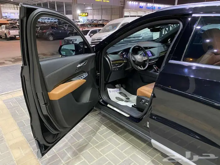 كاديلاك اكس تي 4 موديل 2023 اسود فل سعودي ماشيه 20 الف كم 12