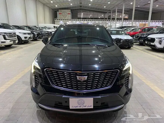 كاديلاك اكس تي 4 موديل 2023 اسود فل سعودي ماشيه 20 الف كم 0