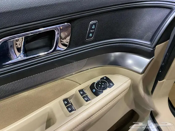 فورد اكسبلورر 2017 فضي ماشيه 172000كم 32