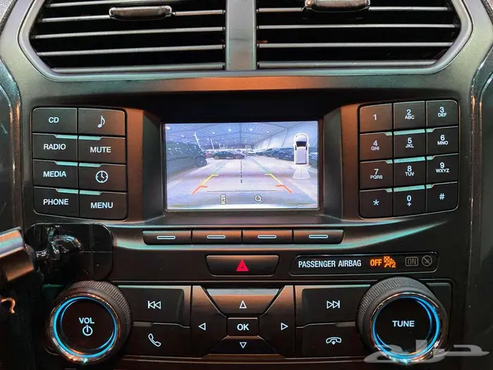 فورد اكسبلورر 2017 فضي ماشيه 172000كم 24