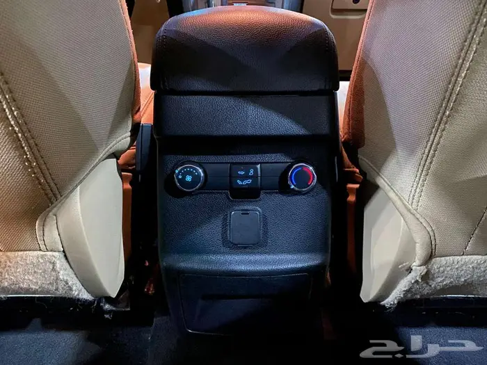 فورد اكسبلورر 2017 فضي ماشيه 172000كم 20