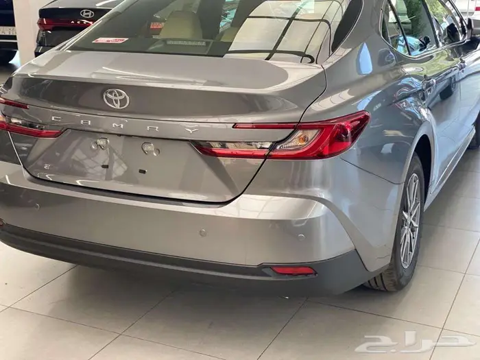تايوتا كامري 2025E 4