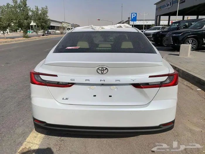 تويوتا كامرى LE موديل 2025 6