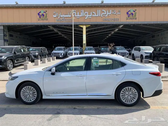 تويوتا كامرى LE موديل 2025 3