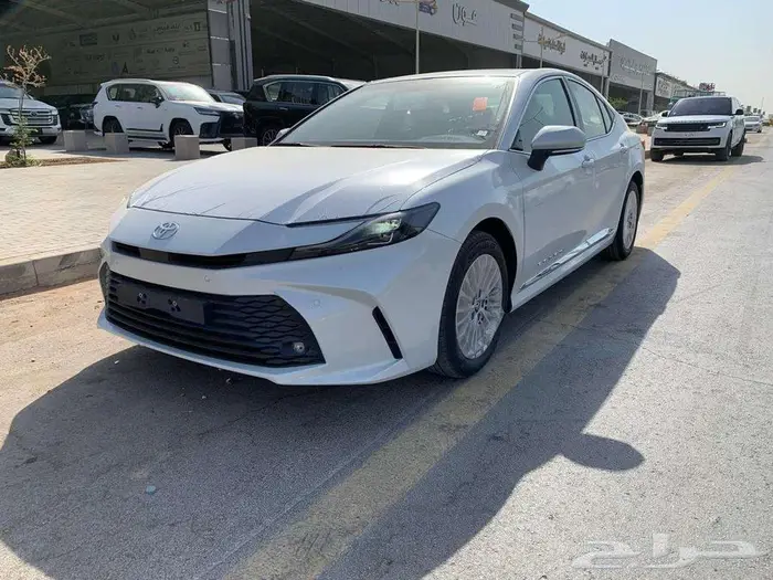 تويوتا كامرى LE موديل 2025 1