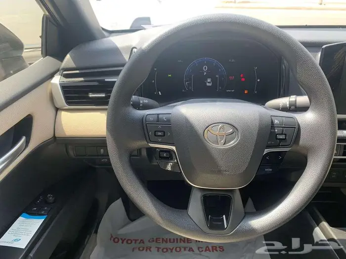 تويوتا كامرى E موديل 2025 7