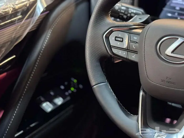 لكزس اف سيورت بريمي 2025 10