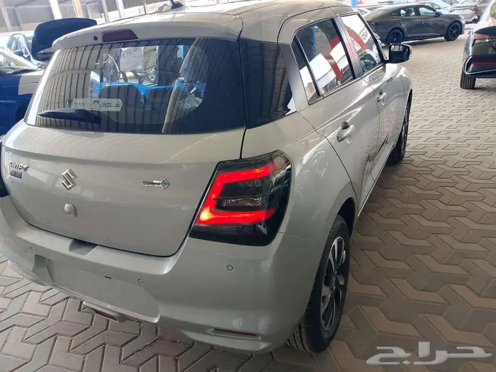 سوزوكي سويفت GLX موديل 2025 12