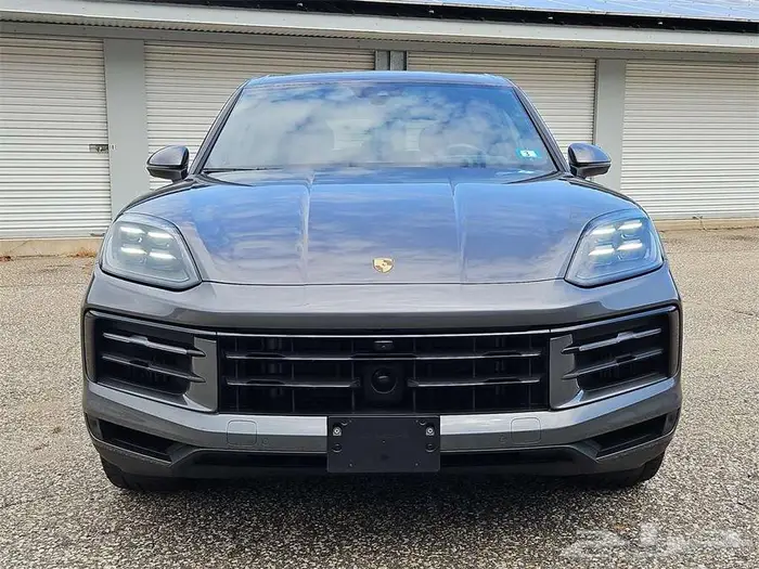 2025 Porsche Cayenne Base 2