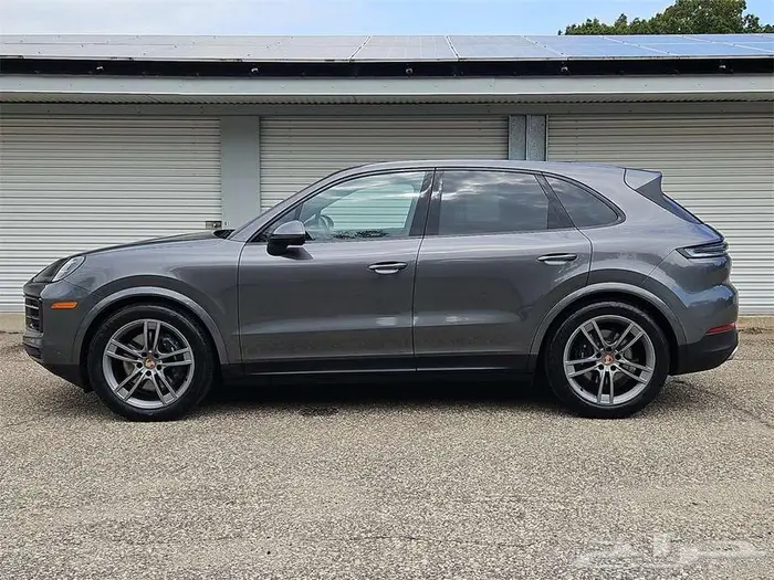 2025 Porsche Cayenne Base 4