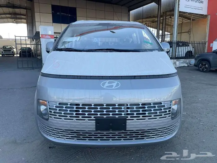 هيونداي ستاريا 9 راكب - ديزل - 2025 كاش او اقساط 12