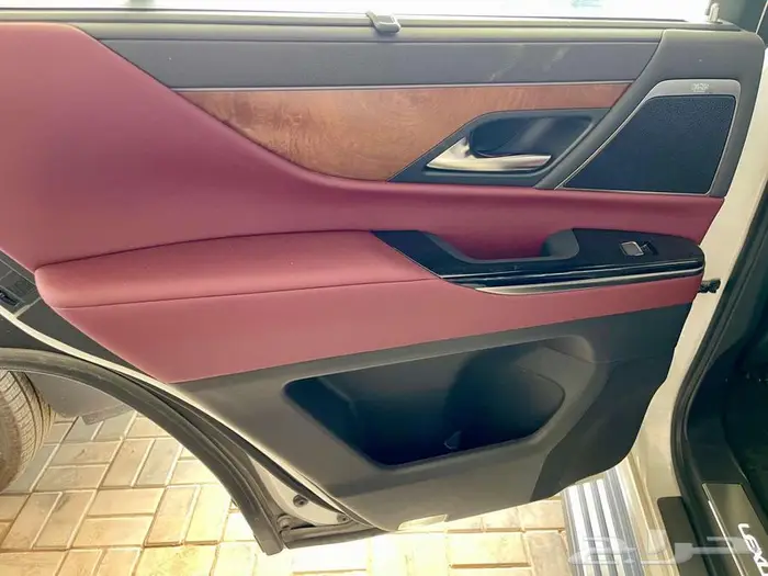 لكزس LX600 BB موديل 2025 عماني 8