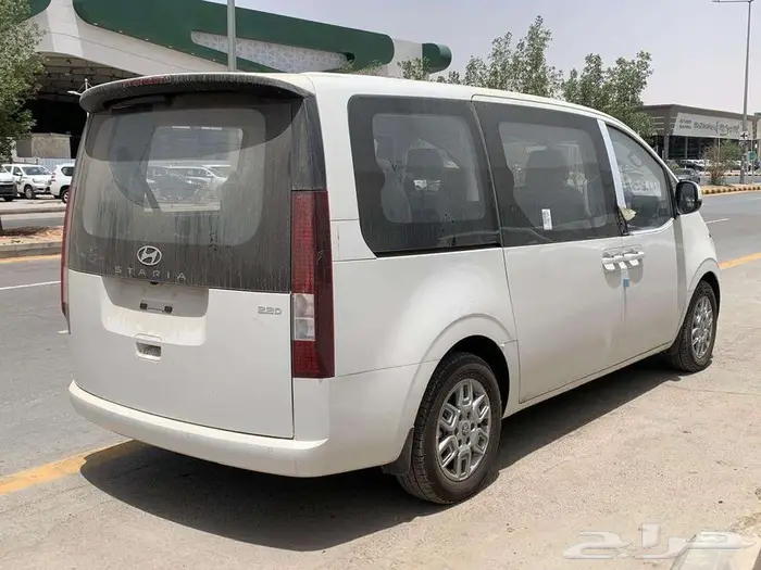 هيونداي ستاريا 9 ركاب ديزل موديل 2025 3